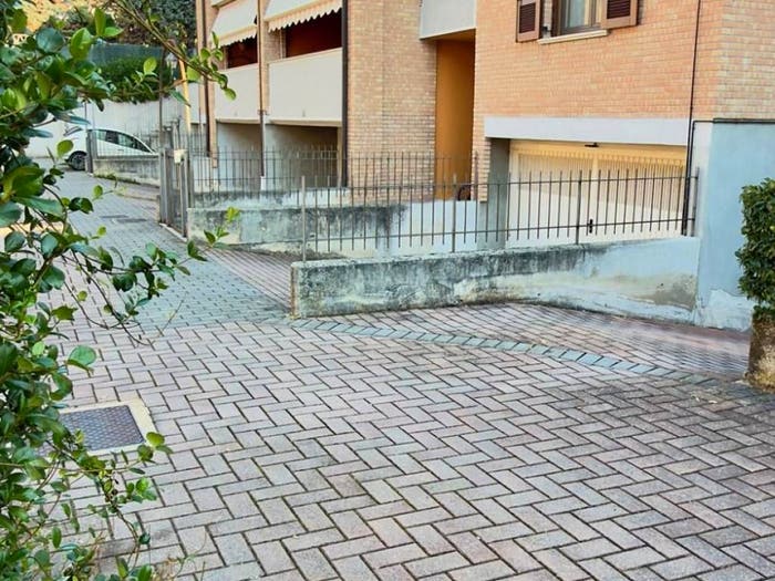 Appartamento bilocale in vendita in Via Andrea Mantegna, Centro, Carate Brianza