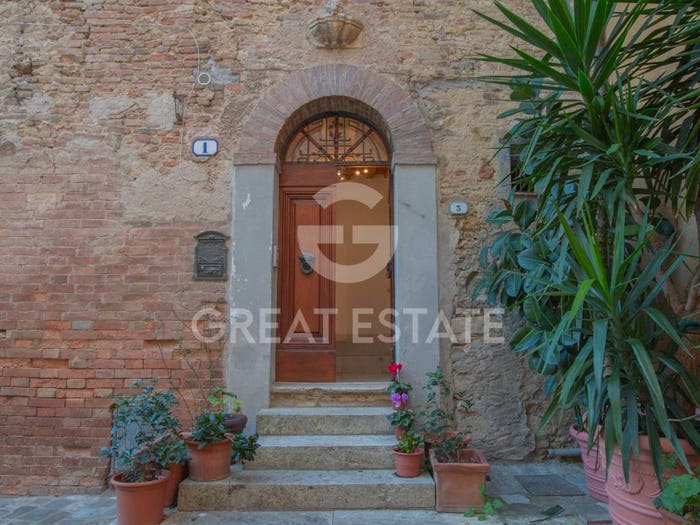 Appartamento con 6 locali in vendita in Via Isonzo, Chiusi Scalo, Chiusi
