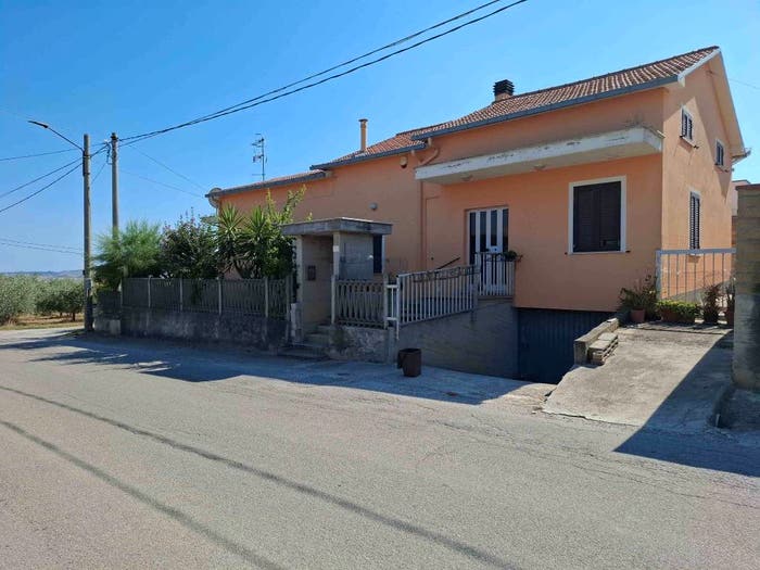 Casa quadrilocale in vendita in Via San Savino, Nereto