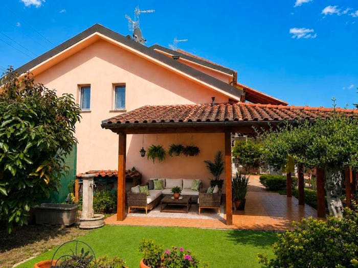 Casa con 5 locali in vendita in Regione Poggi, Albenga