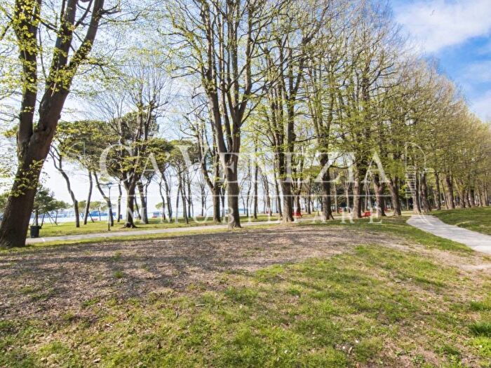 Appartamento trilocale in vendita in Viale Sant'Elena, Sant'Elena, Venezia