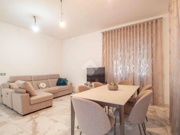 Appartamento quadrilocale in vendita in Via Peschiera, Rieti