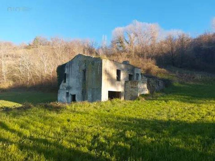Casa con 6 locali in vendita in Contrada Fiorano No Number, Ripatransone