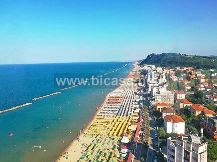 Appartamento trilocale in vendita in VIALE TRENTO, Mare, Pesaro