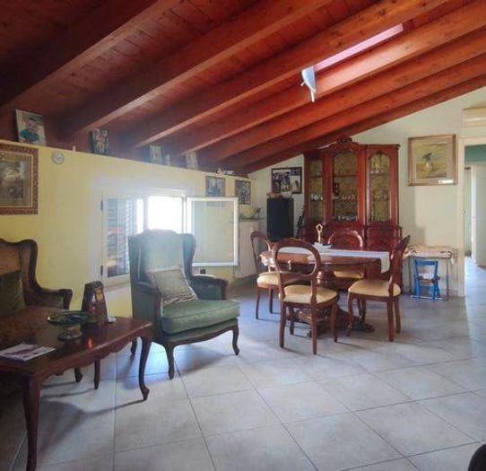 Casa con 6 locali in vendita in Via Monte Secine, Ospedale, Pescara