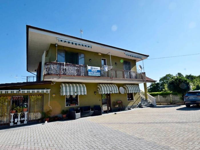 Appartamento quadrilocale in vendita in Via Statale Mondovì, Beinette