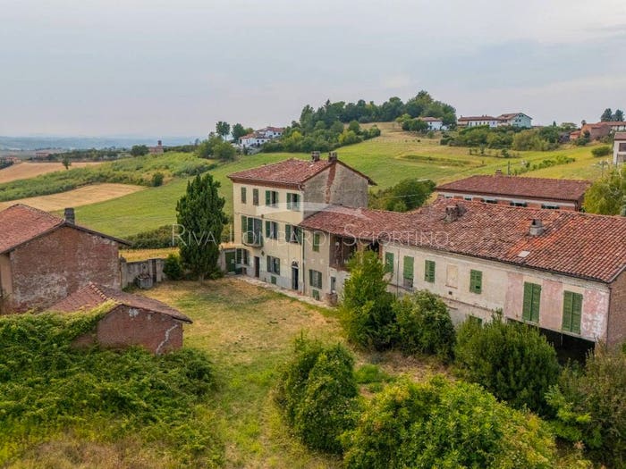 Casa con 6 locali in vendita in Via Scurzolengo, San Desiderio, Calliano
