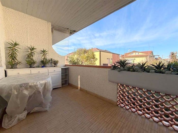 Appartamento quadrilocale in vendita in Via Padova, Marina di Massa Centro, Massa