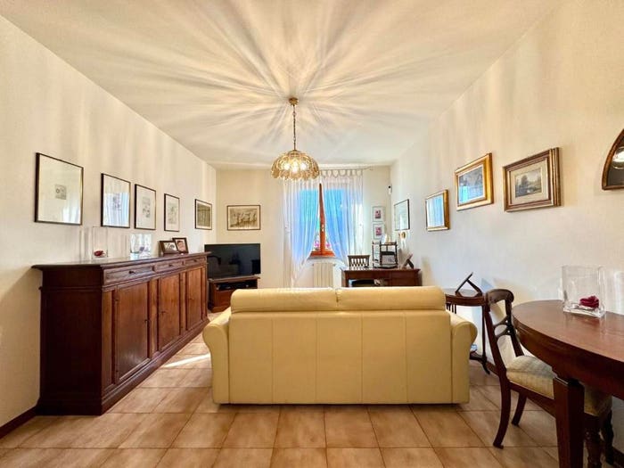 Appartamento con 6 locali in vendita in Via di Sorbano del Vescovo, Mugnano, Lucca