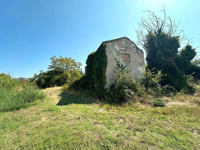 Casa con 6 locali in vendita in Via Montagnolo, Camerano