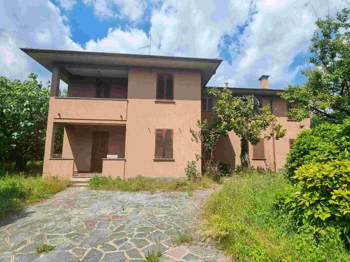 Casa con 6 locali in vendita in Via Cadore, Centro, Malnate