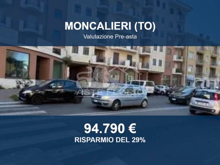 Appartamento quadrilocale in vendita in Strada Carignano, San Pietro Mercato Santa Maria, Moncalieri