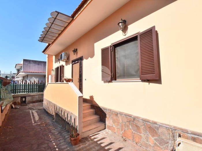 Casa bilocale in vendita in Via Don Giovanni Minzoni, Centro, Cercola