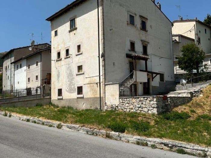 Appartamento trilocale in vendita in Via Fonticella, Pescocostanzo