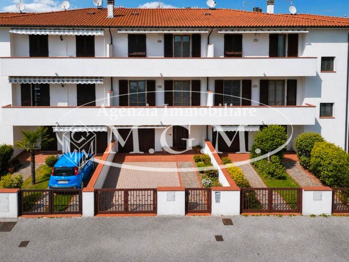 Casa con 5 locali in vendita in Via B Genovesi Sud, Semicentro, Cascina