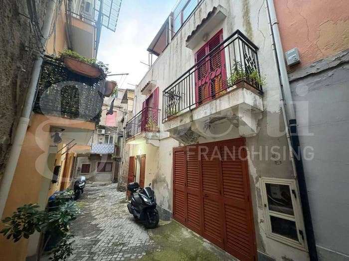 Casa quadrilocale in vendita in Via Spirito Santo, Santa Margherita Santo Stefano, Messina