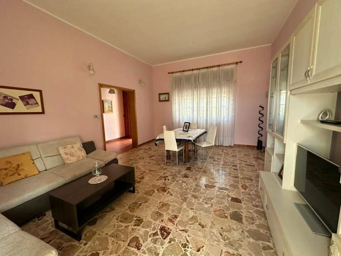 Casa con 6 locali in vendita in Via Zara, Centro, Matino