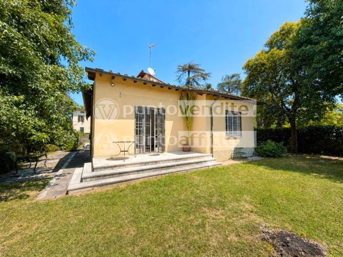 Casa con 6 locali in vendita in Viale Giuseppe Giusti, San Concordio, Lucca