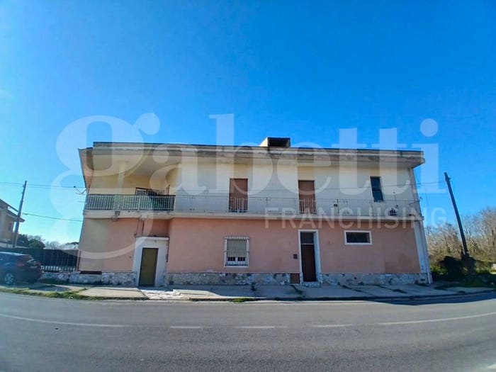Appartamento con 5 locali in vendita in Via Santa Maria la Fossa, Centro, Capua