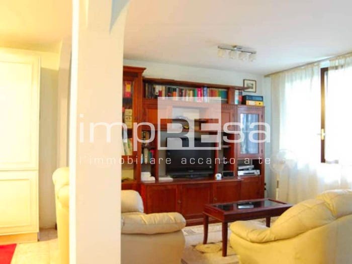 Casa con 6 locali in vendita in Via Largo Fratelli Rosselli, Frescada, Preganziol