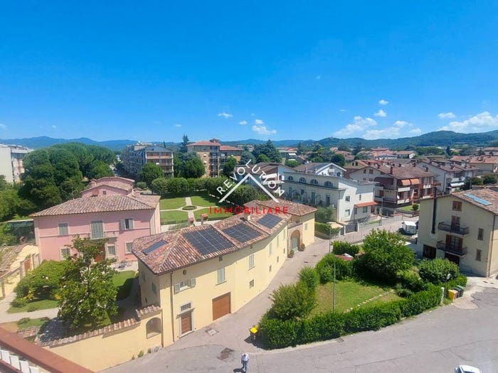 Appartamento con 6 locali in vendita in Via Francesco Ferrer, Centro, Città di Castello