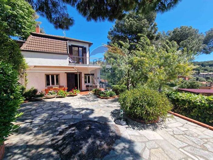 Casa con 6 locali in vendita in Via San Damiano, Marina Di Andora, Andora