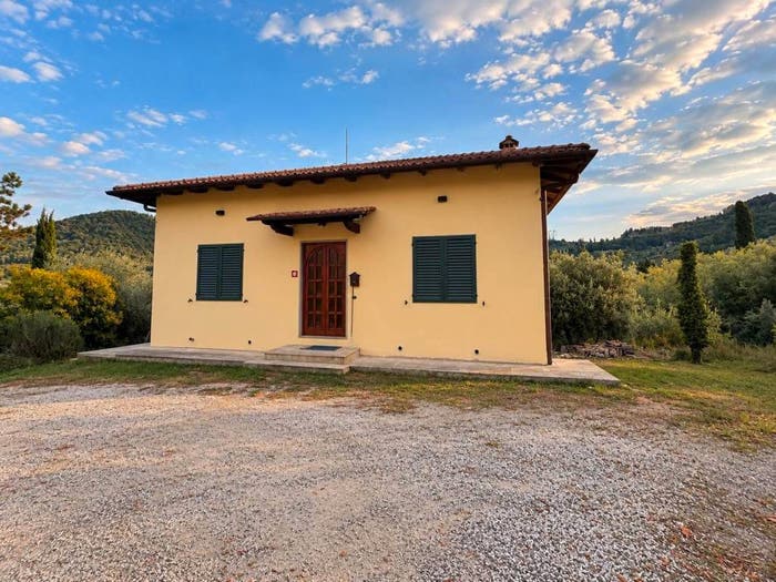 Casa con 6 locali in vendita in Via Tacinaia, Quarrata
