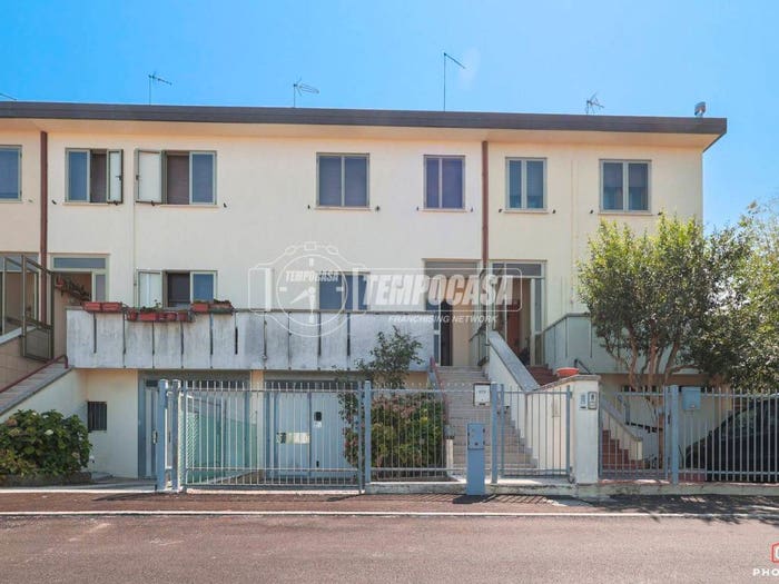 Casa con 5 locali in vendita in Via Ungaretti, Centro, San Clemente