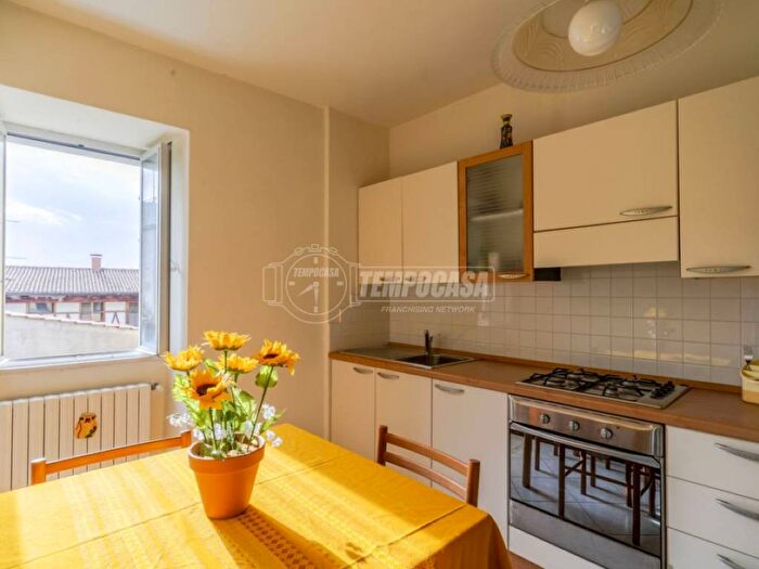 Appartamento trilocale in vendita in Via Giuseppe Garibaldi, Centro, Montegranaro