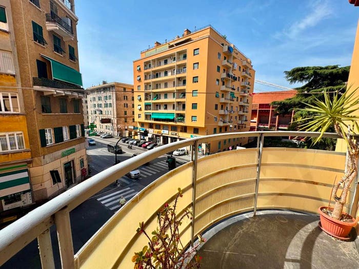 Appartamento quadrilocale in vendita in Corso Alessandro De Stefanis, Marassi, Genova