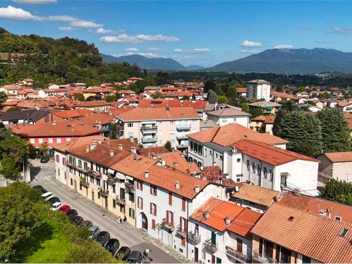 Appartamento con 5 locali in vendita in Via Marconi, Centro, Ispra