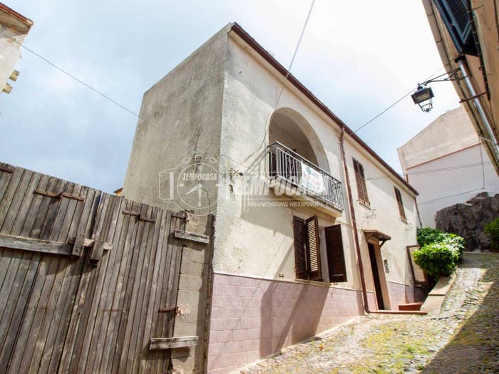 Appartamento con 5 locali in vendita in Via Sanna Tolu, Centro, Osilo