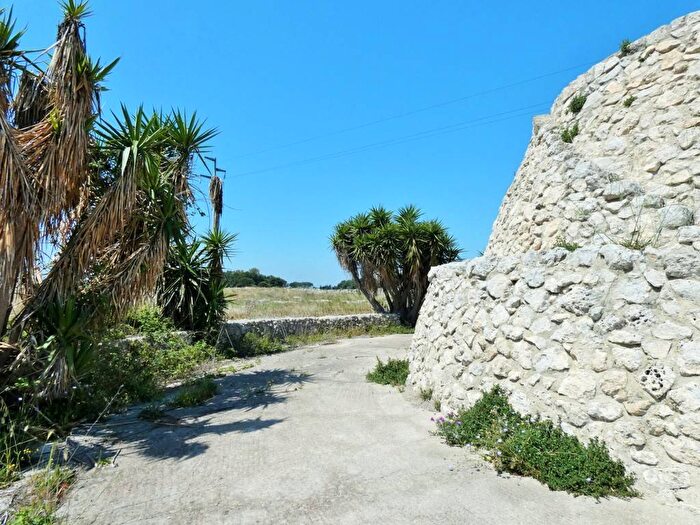 Casa monolocale in vendita in Caracci, Lecce