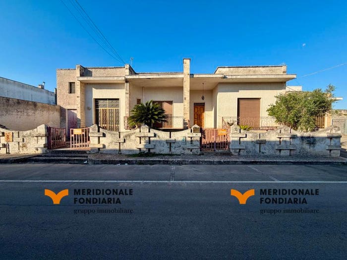 Casa con 6 locali in vendita in Via Neviera, Sternatia