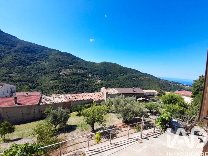 Casa con 6 locali in vendita in Localit  Destra, San Biase, Fiumefreddo Bruzio