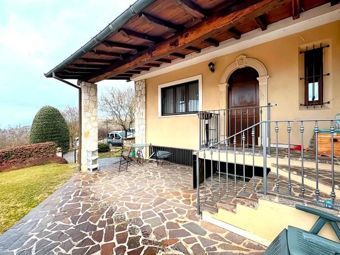 Casa con 5 locali in vendita in VIA DA MONTE, Antrosano, Avezzano