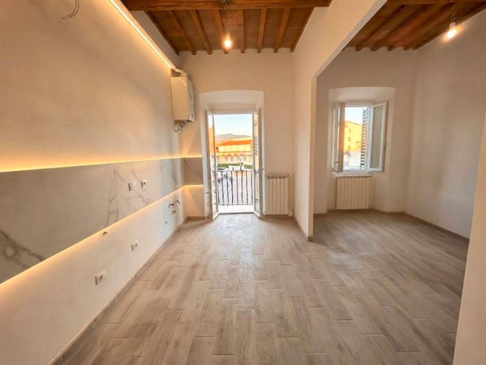 Appartamento trilocale in vendita in Piazza Settembre, Città, Montevarchi