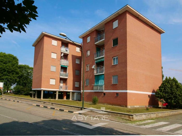 Appartamento con 5 locali in vendita in Via della Resistenza, Semicentro, Chieri