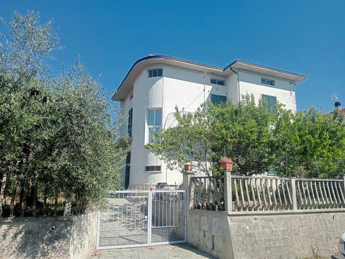 Casa con 6 locali in vendita in Terontola, Cortona