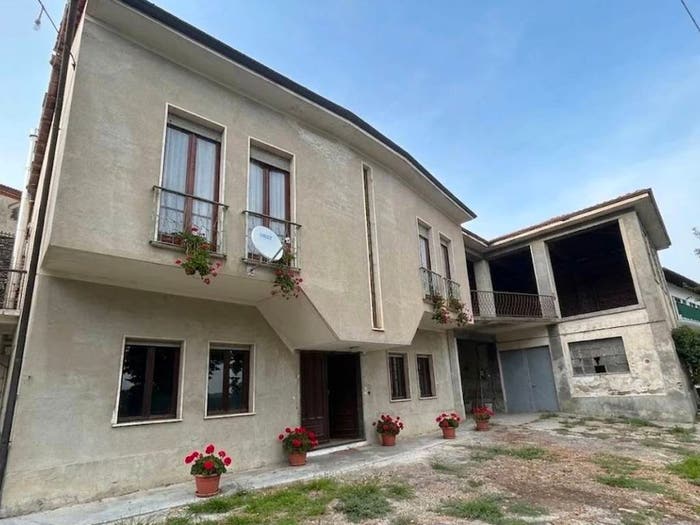 Casa con 6 locali in vendita in Via Circonvallazione, Centro, Murazzano