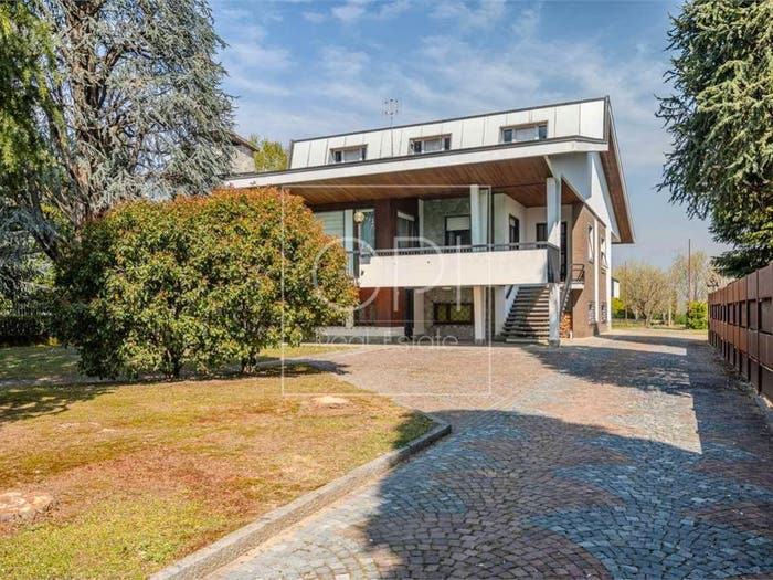 Casa con 5 locali in vendita in Via Rivarolo, Salassa