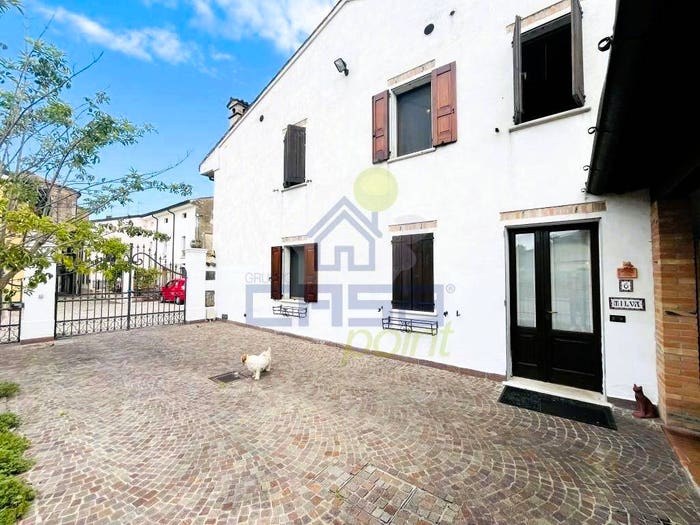 Casa trilocale in vendita in Via Cesare Battisti, Centro, Piubega