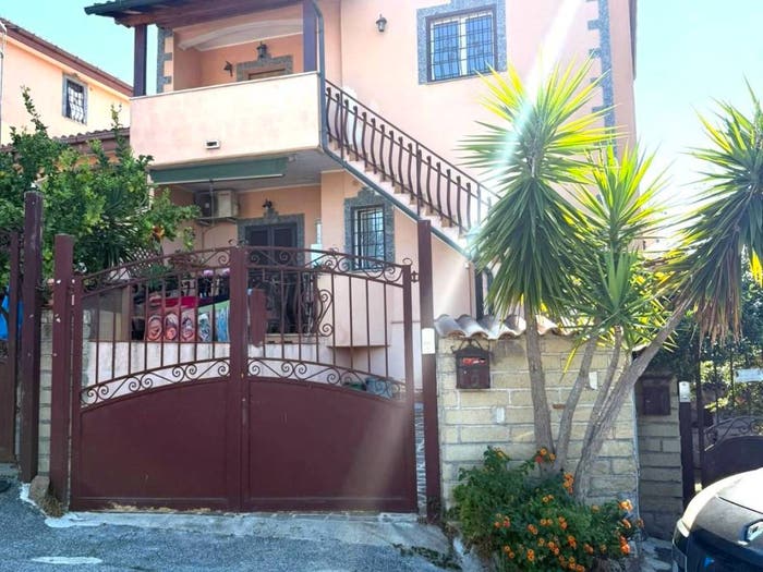 Appartamento trilocale in vendita in Via Pace del Mela, Borghesiana, Roma