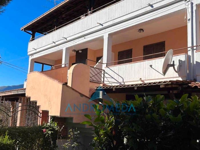 Appartamento trilocale in vendita in Vinchiaturo