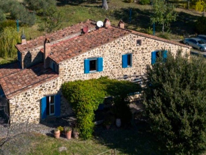 Casa con 6 locali in vendita in Strada Provinciale Fronzina, Roccalbegna