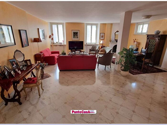 Casa con 5 locali in vendita in Piazza del Popolo, Centro Storico, Pesaro