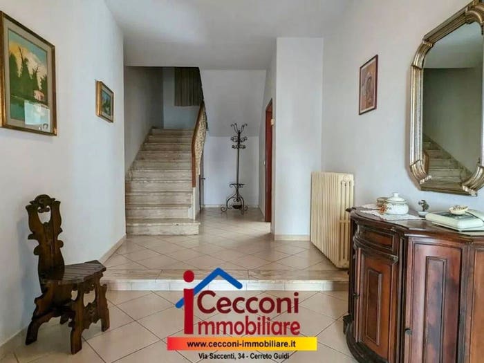 Casa con 6 locali in vendita in Cerreto Guidi
