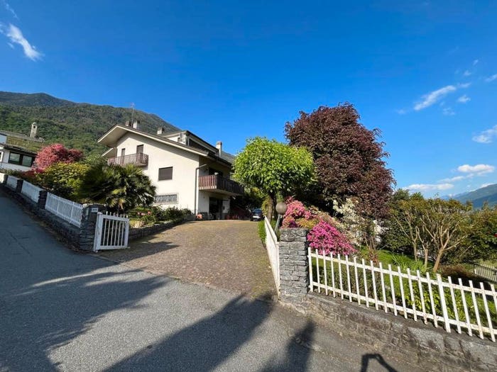 Casa con 6 locali in vendita in Via Ezio Vanoni E, Castione, Castione Andevenno