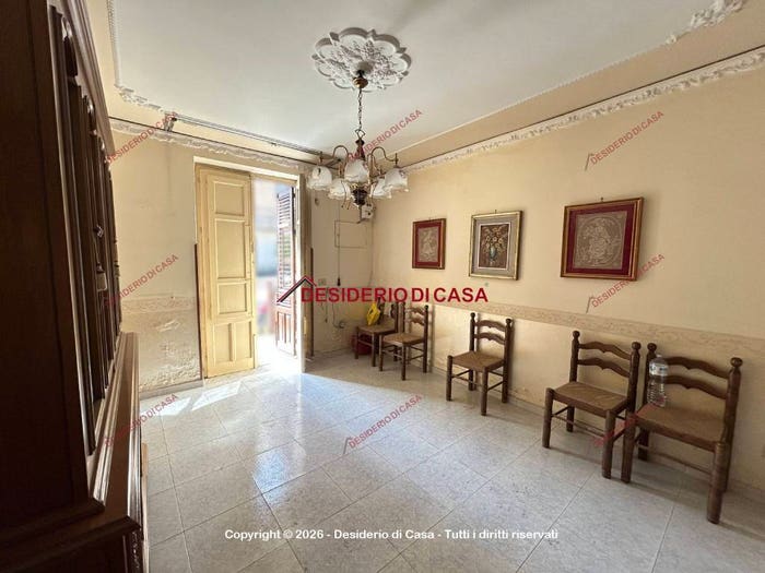 Casa con 6 locali in vendita in Viale Europa, Centro, Misilmeri