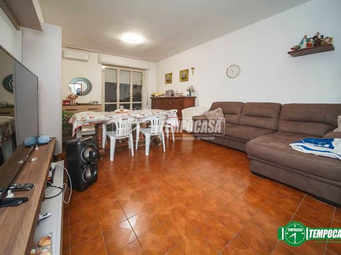 Appartamento trilocale in vendita in Via delle Cave, Canovine, Bergamo
